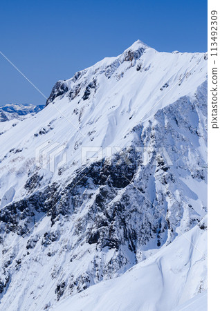 A spectacular view from the Tenjin Ridge of Mt. Tanigawa in winter 113492309