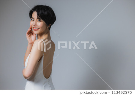 穿著婚紗的女人 穿著婚紗的女人 113492570