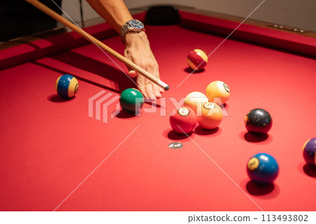 Billiards 113493802