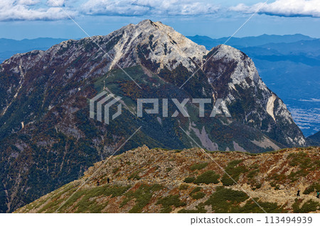 從南阿爾卑斯山千疊岳眺望凱駒岳 從南阿爾卑斯山千疊岳眺望凱駒岳 113494939