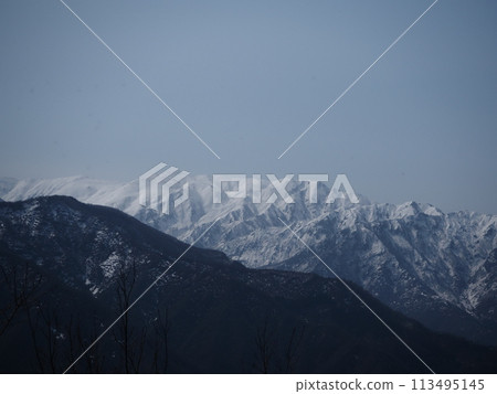 四月的牧山 113495145