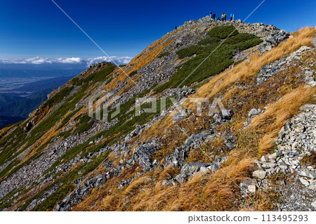秋天的色彩南阿爾卑斯山、千疊嶽山頂 113495293