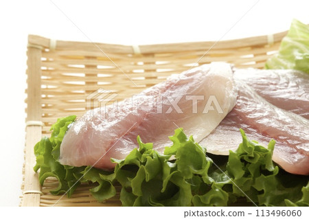 Three drops of horse mackerel 113496060