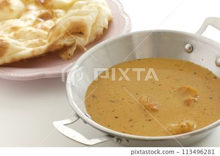 Shrimp curry and naan 113496281