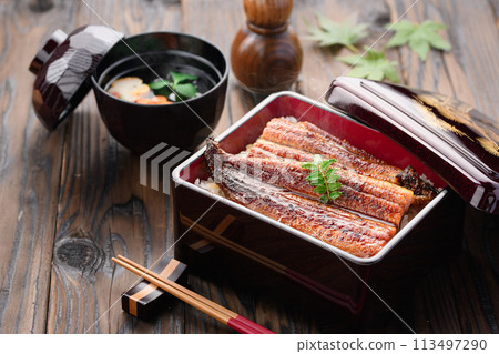 Luxurious and satisfying eel rice bowl 113497290