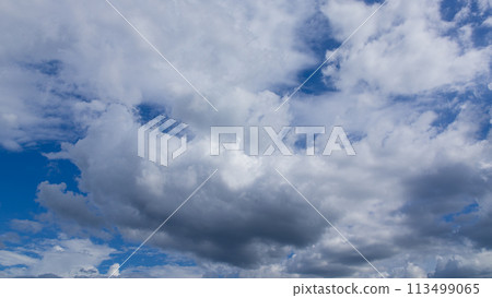 Many white clouds flowing in the blue sky 113499065