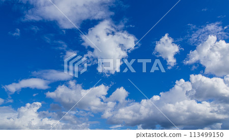 Many white clouds flowing in the blue sky 113499150