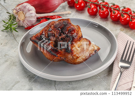 Roasted pork knuckle with bone Roasted pork knuckle with bone 113499952