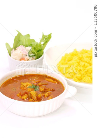 尼泊爾咖哩雞湯咖哩明亮的背景 113500796