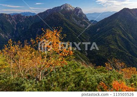 Mount Kaikoma seen from Mount Kosenjo in the Southern Alps 113503526