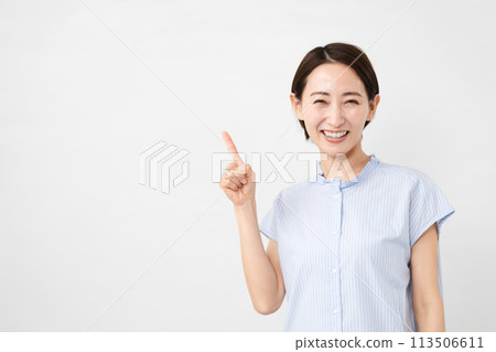Young woman in short sleeve blouse Young woman in short sleeve blouse 113506611