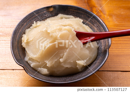 White bean paste 113507127