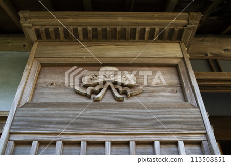 Carved joinery 113508851