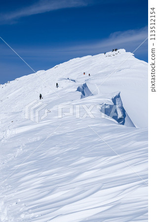 (Gunma Prefecture) The summit of Mt. Tanigawa and Okinomimi in the harsh winter 113512154