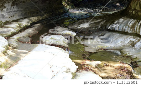 Mountain Station Yoro Valley Kirari's Tominofaki Falls 113512601