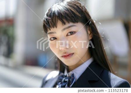 High school girl portrait looking at camera High school girl portrait looking at camera 113523178