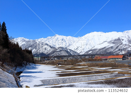 四月從白馬村看北阿爾卑斯山 美麗的北阿爾卑斯山 四月從白馬村看北阿爾卑斯山 美麗的北阿爾卑斯山 113524632