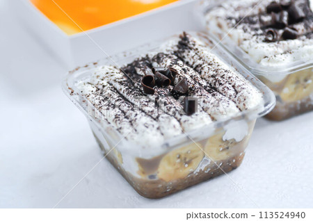 banoffee or banoffee pie , banoffee cake 113524940