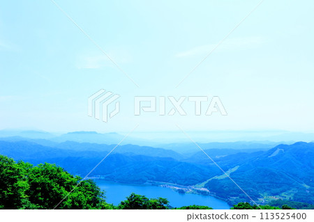 六月從鹿島舞滑雪場出發的雞嶽山和鹿島岳岳 美麗的北阿爾卑斯山 六月從鹿島舞滑雪場出發的雞嶽山和鹿島岳岳 美麗的北阿爾卑斯山 113525400