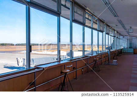 晴朗的日子，從北海道帶廣市十勝帶廣機場展望台看到的跑道 113525914