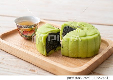 Chinese moon cake green tea flavour 113526818