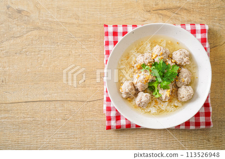 Boiled Rice with Pork Bowl 113526948