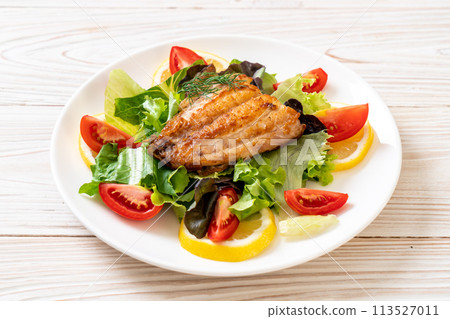 grilled snapper fish steak grilled snapper fish steak 113527011