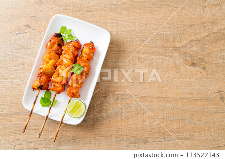 grilled chicken skewer with herbs and spices grilled chicken skewer with herbs and spices 113527143