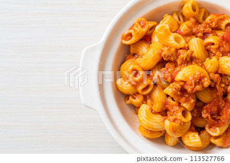 macaroni with tomatoes sauce and mince pork 113527766