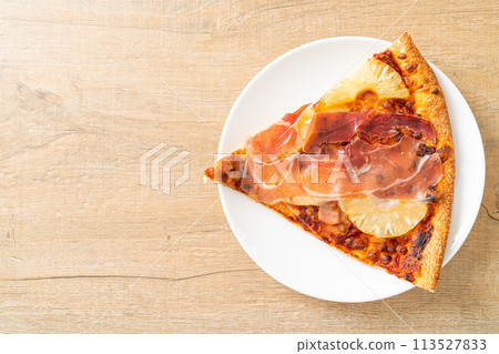 Pizza with prosciutto or parma ham pizza 113527833