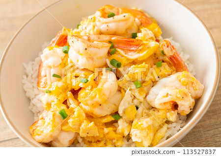 creamy omelet with shrimps rice bowl creamy omelet with shrimps rice bowl 113527837