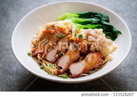 egg noodle with red roasted pork and wonton egg noodle with red roasted pork and wonton 113528207