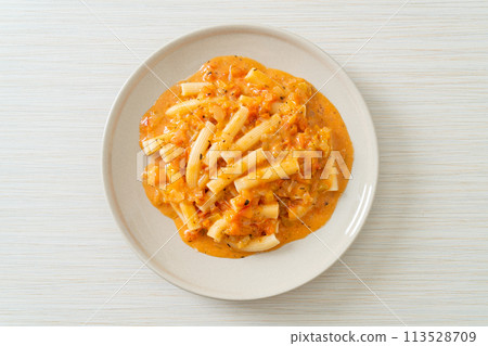 rigatoni penne pasta creamy tomato rigatoni penne pasta creamy tomato 113528709