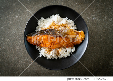 Grilled Salmon with Soy Sauce Rice Bowl Grilled Salmon with Soy Sauce Rice Bowl 113528720