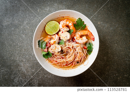 noodles with spicy soup and shrimps (Tom Yum Kung) 113528781