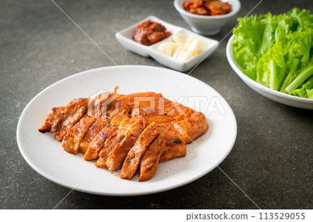 grilled pork marinated Kochujang sauce in Korean style with vegetable and kimchi grilled pork marinated Kochujang sauce in Korean style with vegetable and kimchi 113529055