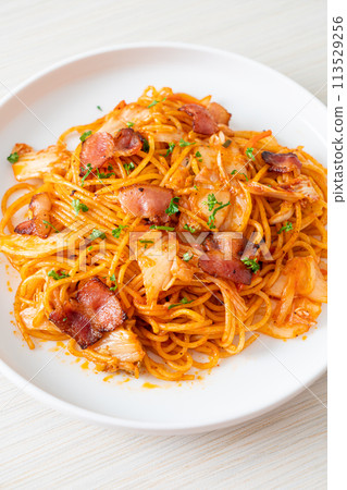 stir-fried spaghetti with kimchi and bacon stir-fried spaghetti with kimchi and bacon 113529256