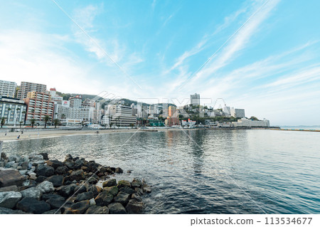 [靜岡縣]熱海街景與熱海陽光海灘風景 113534677