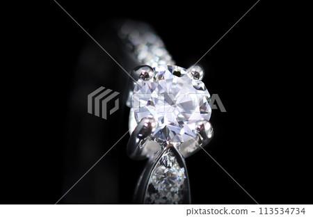 Diamond is the hardest glass. It has the most light refraction, so it has more luster than other gemstones. It is used to make jewelry. or utilized in industry For example, use it to cut solids. Diamond is the hardest glass. It has the most light refraction, so it has more luster than other gemstones. It is used to make jewelry. or utilized in industry For example, use it to cut solids. 113534734