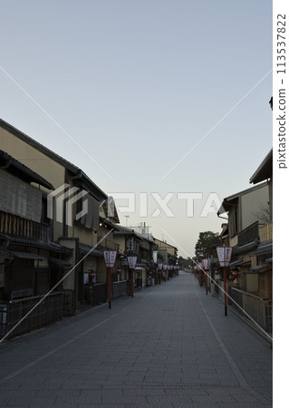 京都祗園花見小路垂直構圖3 京都祗園花見小路垂直構圖3 113537822