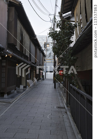 京都只園辻子的風景垂直構圖15 京都只園辻子的風景垂直構圖15 113537863