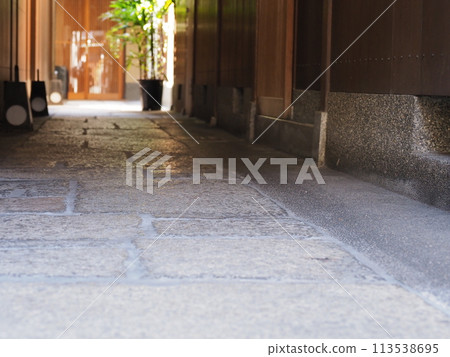 Cobblestone alleys in Kyoto Cobblestone alleys in Kyoto 113538695