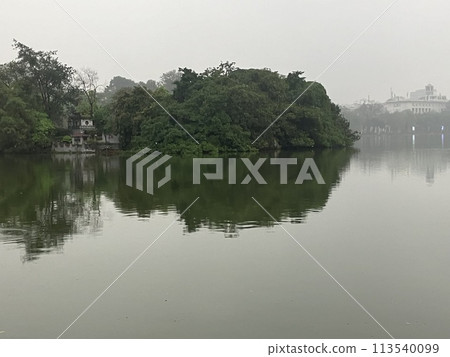 Hoan Kiem Lake in the morning 113540099