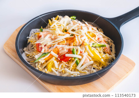 Skillet-made lotus root pizza Skillet-made lotus root pizza 113540173