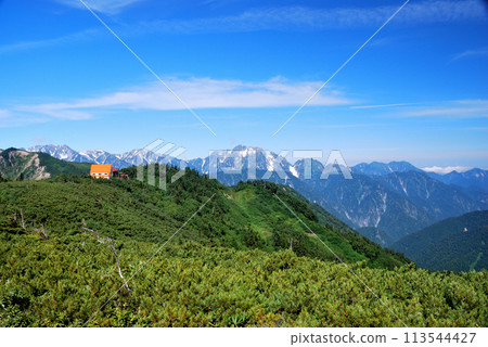 [Japanese mountain huts] Toyama Prefecture & Nagano Prefecture, Ushirotateyama Mountain Range, Taneike Sanso (2012) 113544427