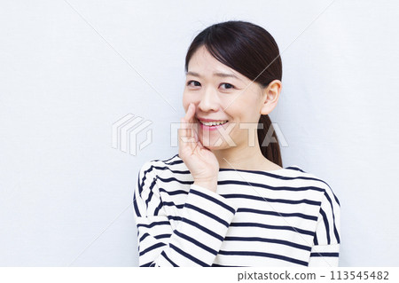 女人打電話 113545482