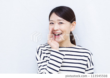 woman calling 113545508