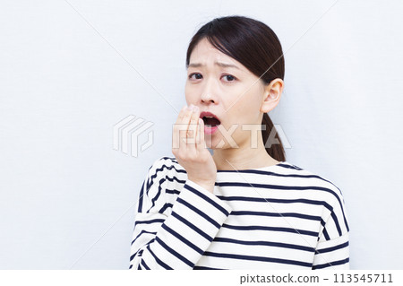 Women who care about bad breath Women who care about bad breath 113545711