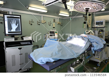 Japan Ground Self-Defense Force Field Surgical System Vehicle (Japan Ground Self-Defense Force 12th Brigade Somahara Garrison Commemorative Event) 113546584