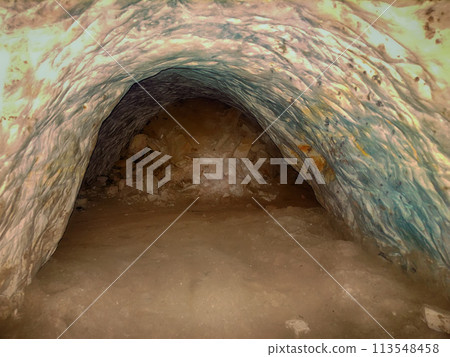 dead end in tunnel in cave under ground dead end in tunnel in cave under ground 113548458